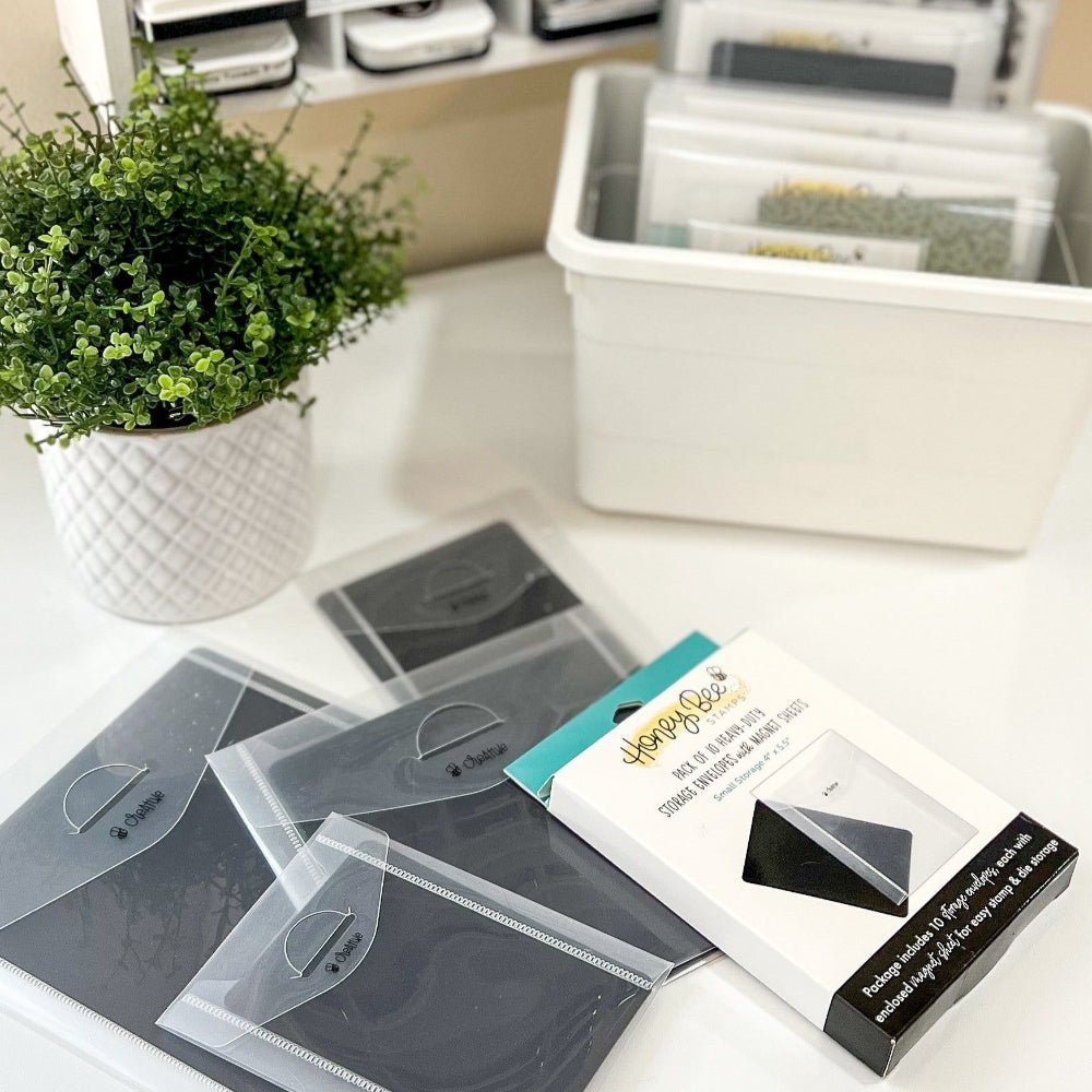 Bee Creative - Slimline Storage Pockets with Magnets 3 3/4" x 9 1/4" - Honey Bee Stamps