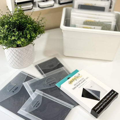 Bee Creative - Slimline Storage Pockets with Magnets 3 3/4" x 9 1/4" - Honey Bee Stamps