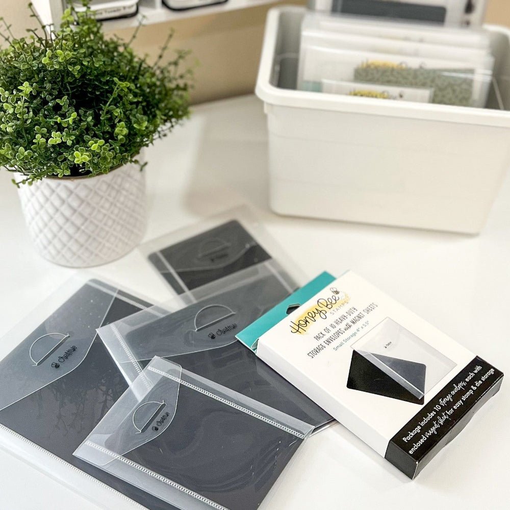 Bee Creative - Small Storage Pockets with Magnets 3 1/4" x 4 3/4" - Honey Bee Stamps