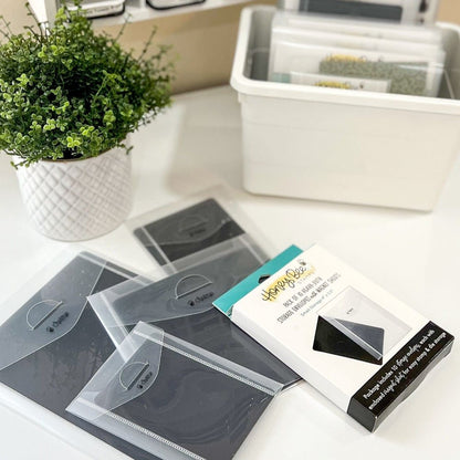 Bee Creative - Small Storage Pockets with Magnets 3 1/4" x 4 3/4" - Honey Bee Stamps