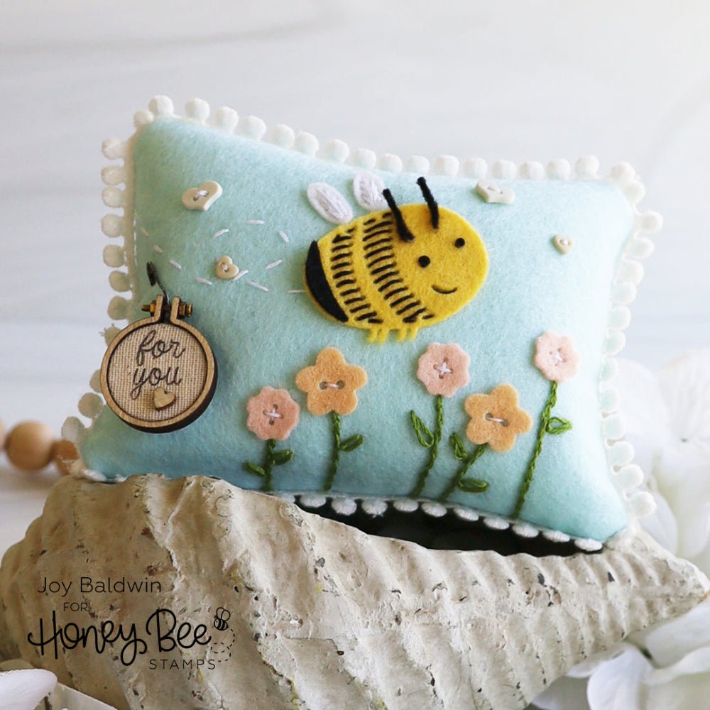 In Stitches: Buttons - Honey Cuts - Stand - Alone Dies - Honey Bee Stamps
